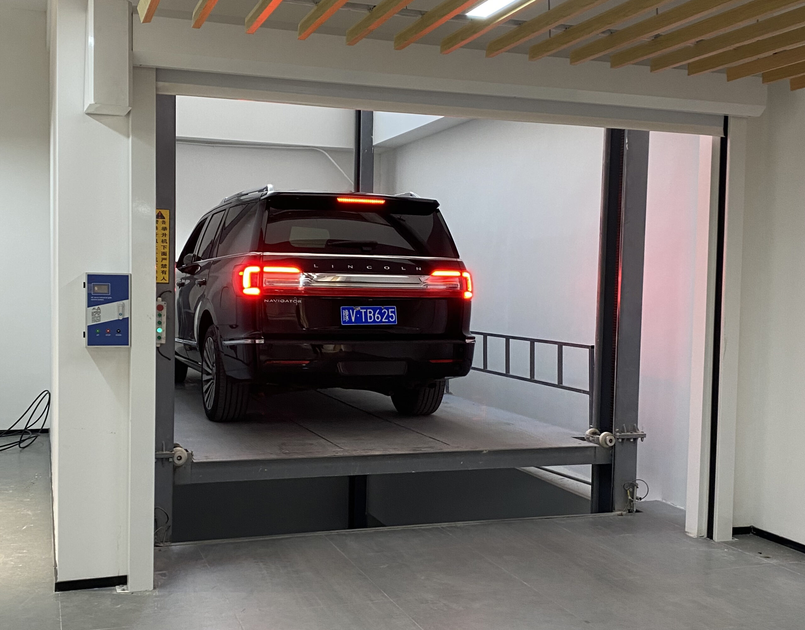 car lifting platform car lifting platform